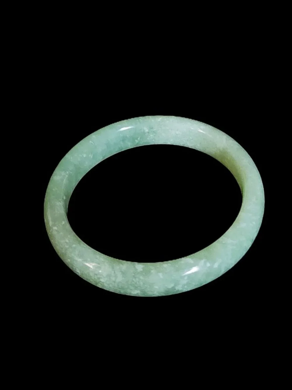 Vintage 1990s Natural Pale Green Nephrite Jade Bangle  39.8g